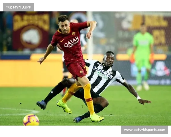 罗马球迷庆祝球队登顶,奥林匹克球场成欢乐海洋 罗马球迷庆祝球队登顶,奥林匹克球场成欢乐海洋